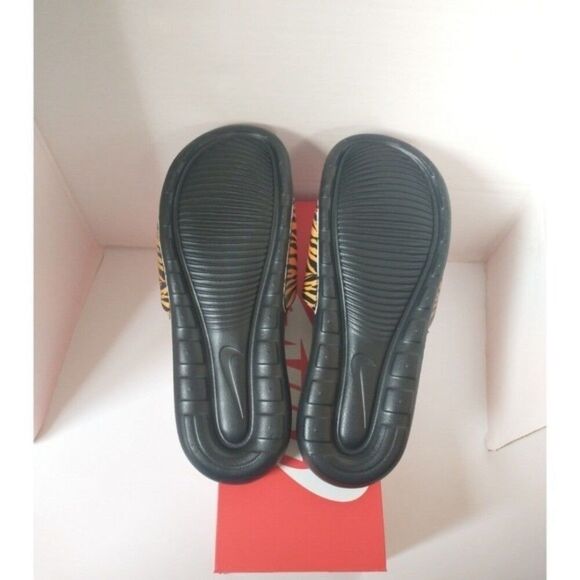 New! NIKE Women's Victori One Animal Print Slide Sandals Shoes Open-Toe - Picture 9 of 9